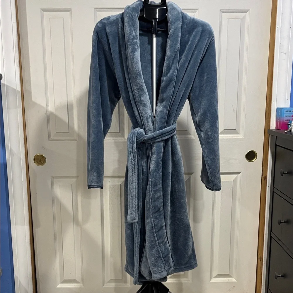 Brookstone Plush Blue Robe - Picture 1 of 7